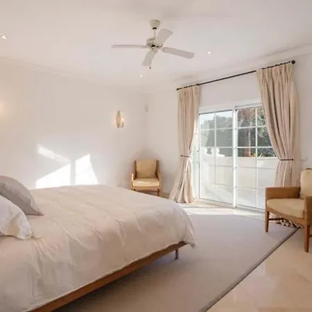 Vale Do Garrao Sleeps 10 With Pool Air Con And Wifi