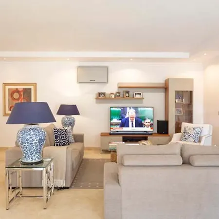 Vale Do Garrao Sleeps 10 With Pool Air Con And Wifi * Quinta do Lago