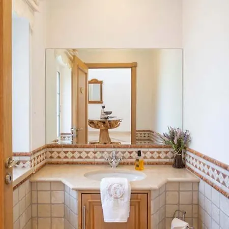 Vale Do Garrao Sleeps 10 With Pool Air Con And Wifi Quinta do Lago
