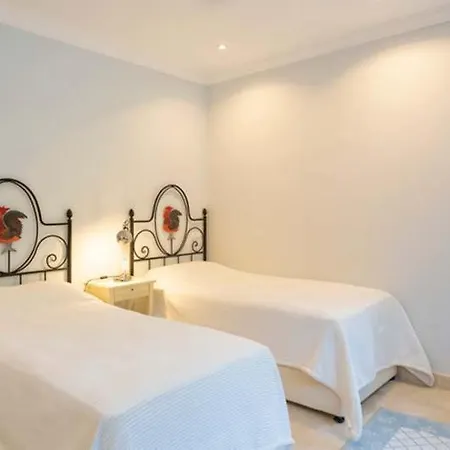 Vale Do Garrao Sleeps 10 With Pool Air Con And Wifi * Quinta do Lago