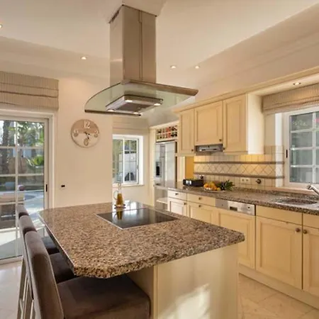 Βίλα Vale Do Garrao Sleeps 10 With Pool Air Con And Wifi Quinta do Lago